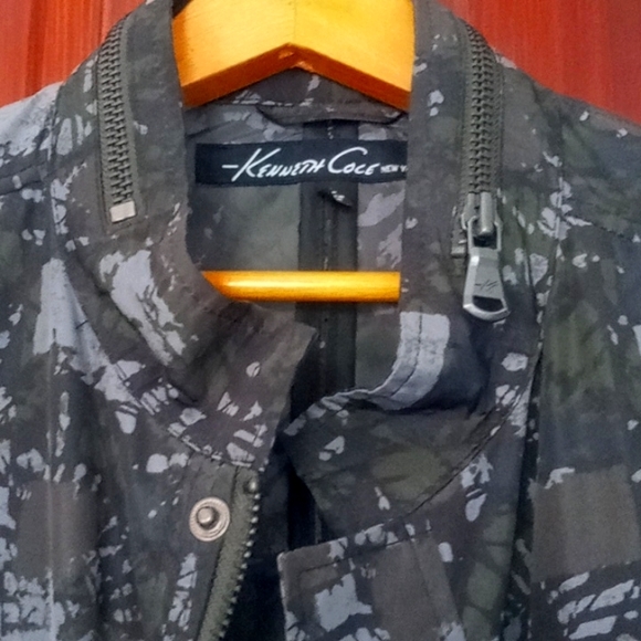 Kenneth Cole Camouflage Light Jacket. - Picture 1 of 14